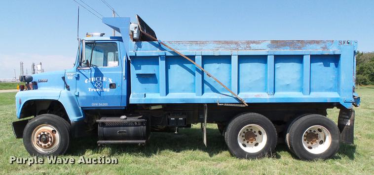image for item DD5818 1996 Ford LNT8000 dump truck