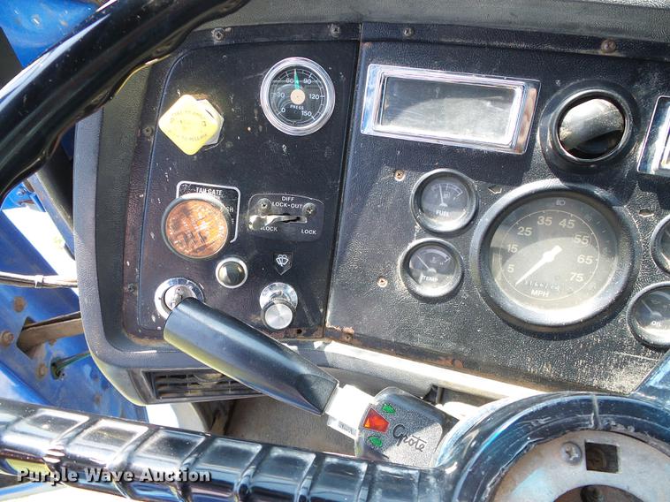 image for item DD5818 1996 Ford LNT8000 dump truck