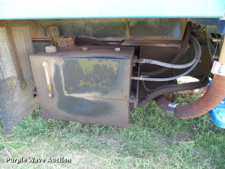 image for item DD5818 1996 Ford LNT8000 dump truck