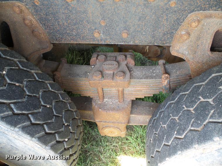 image for item DD5818 1996 Ford LNT8000 dump truck