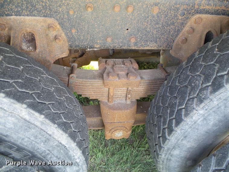 image for item DD5818 1996 Ford LNT8000 dump truck