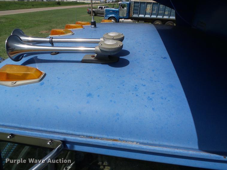 image for item DD5818 1996 Ford LNT8000 dump truck