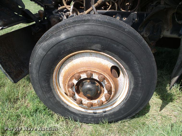 image for item DD5818 1996 Ford LNT8000 dump truck