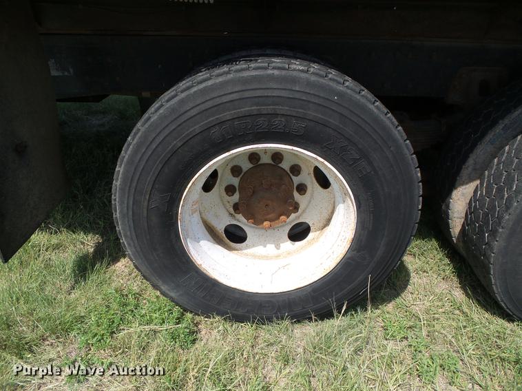 image for item DD5818 1996 Ford LNT8000 dump truck