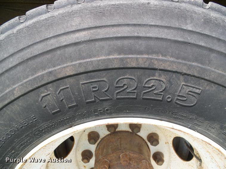 image for item DD5818 1996 Ford LNT8000 dump truck