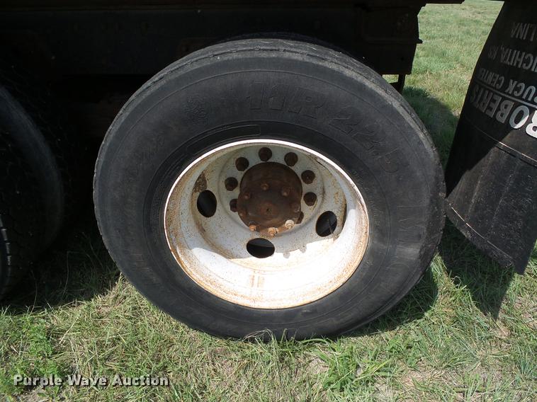 image for item DD5818 1996 Ford LNT8000 dump truck