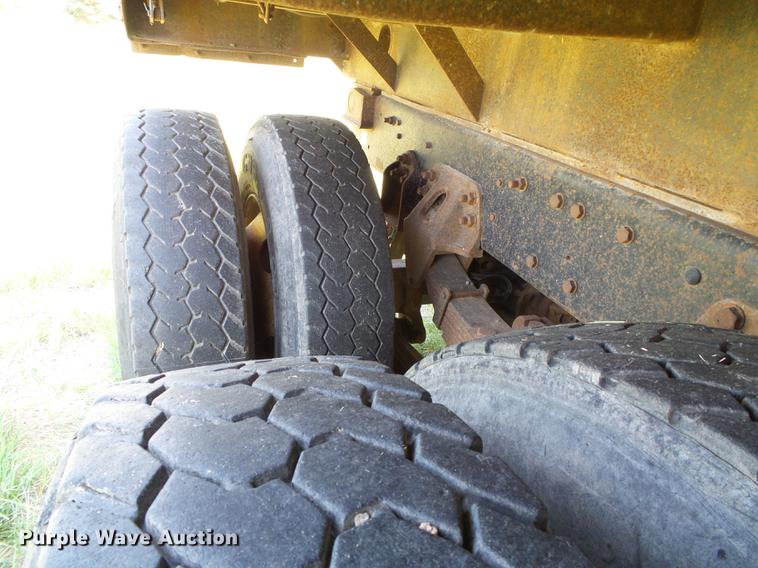 image for item DD5818 1996 Ford LNT8000 dump truck