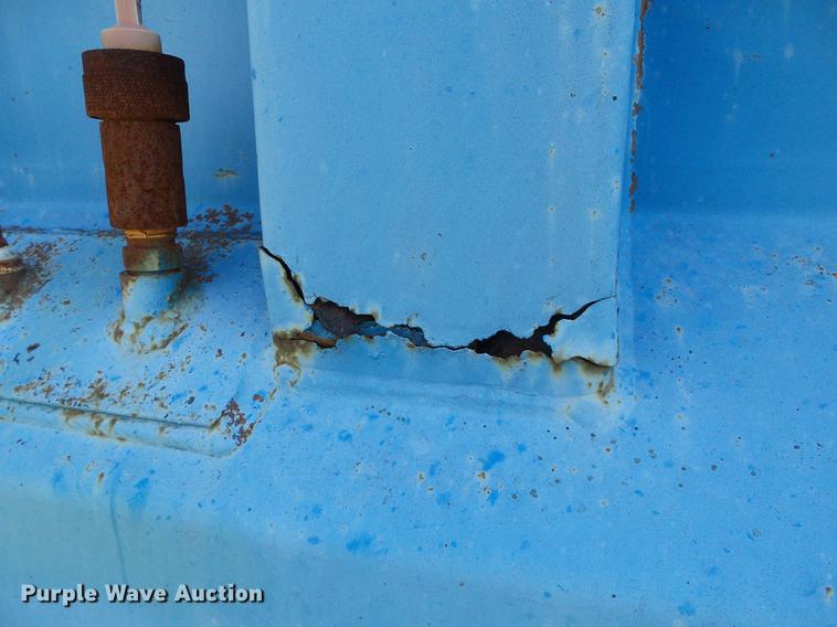 image for item DD5818 1996 Ford LNT8000 dump truck