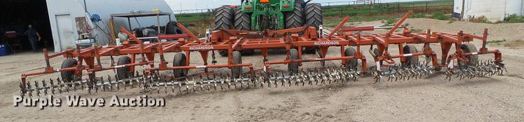 image for item DD5821 Richardson AE-4-35-4 sweep plow