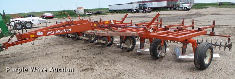 image for item DD5821 Richardson AE-4-35-4 sweep plow