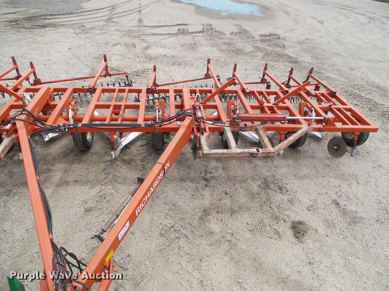 image for item DD5821 Richardson AE-4-35-4 sweep plow