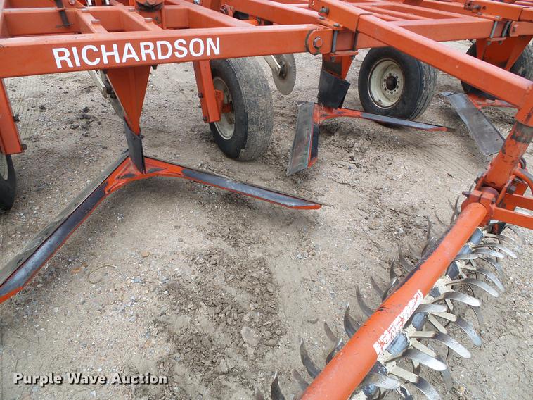 image for item DD5821 Richardson AE-4-35-4 sweep plow