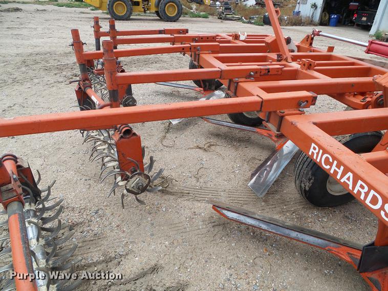 image for item DD5821 Richardson AE-4-35-4 sweep plow