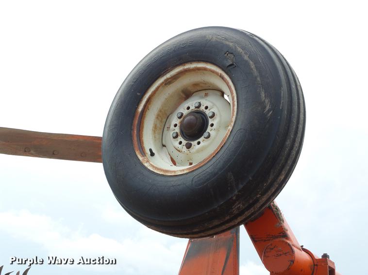 image for item DD5821 Richardson AE-4-35-4 sweep plow