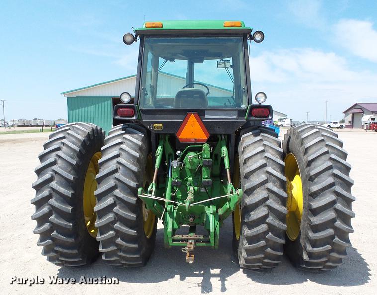 image for item DD5823 1990 John Deere 4955 MFWD tractor