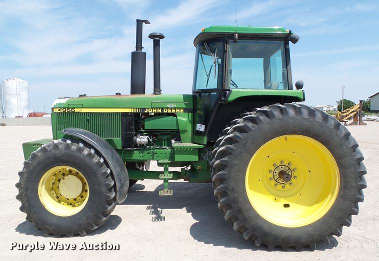 image for item DD5823 1990 John Deere 4955 MFWD tractor