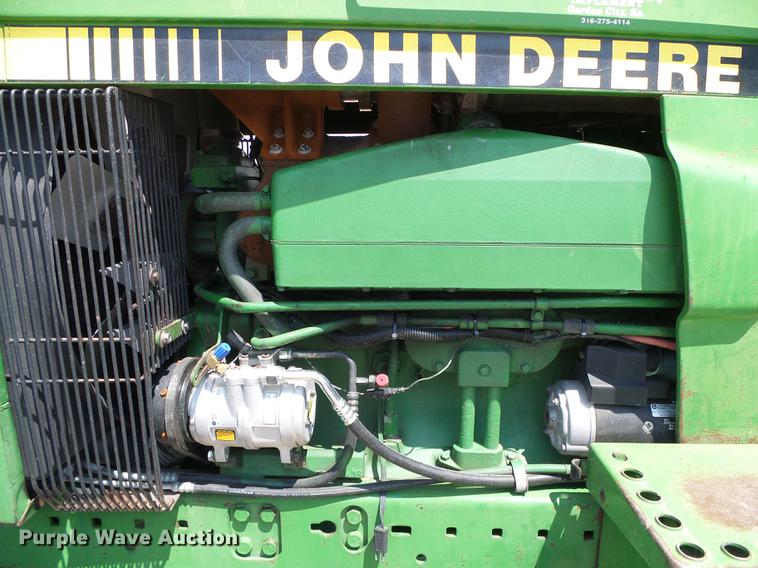 image for item DD5823 1990 John Deere 4955 MFWD tractor