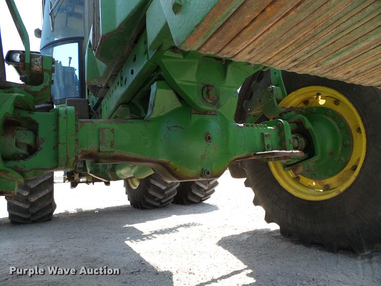 image for item DD5823 1990 John Deere 4955 MFWD tractor