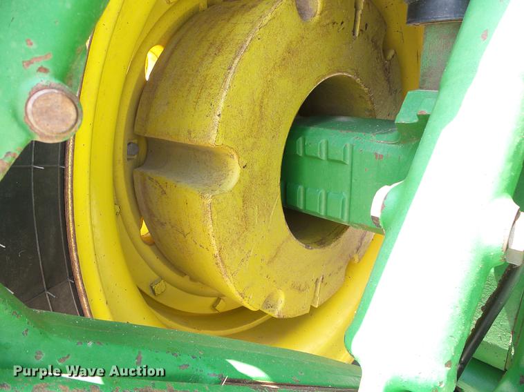 image for item DD5823 1990 John Deere 4955 MFWD tractor