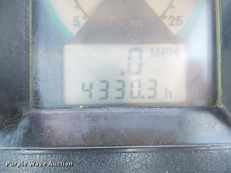 image for item DD5823 1990 John Deere 4955 MFWD tractor