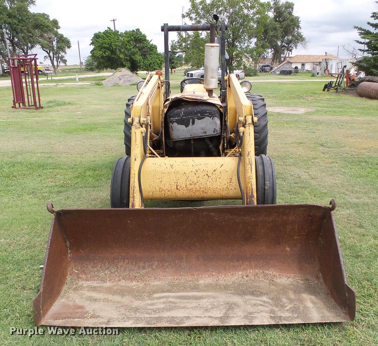 image for item DD5824 Ford 445A tractor