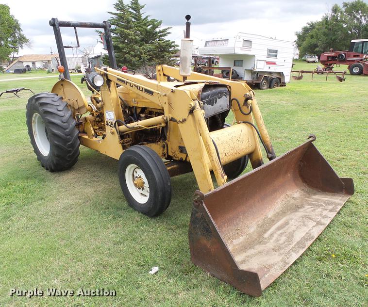 image for item DD5824 Ford 445A tractor
