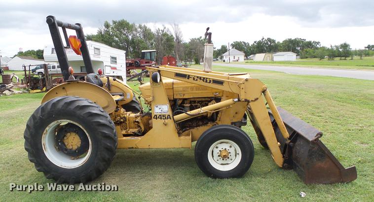 image for item DD5824 Ford 445A tractor