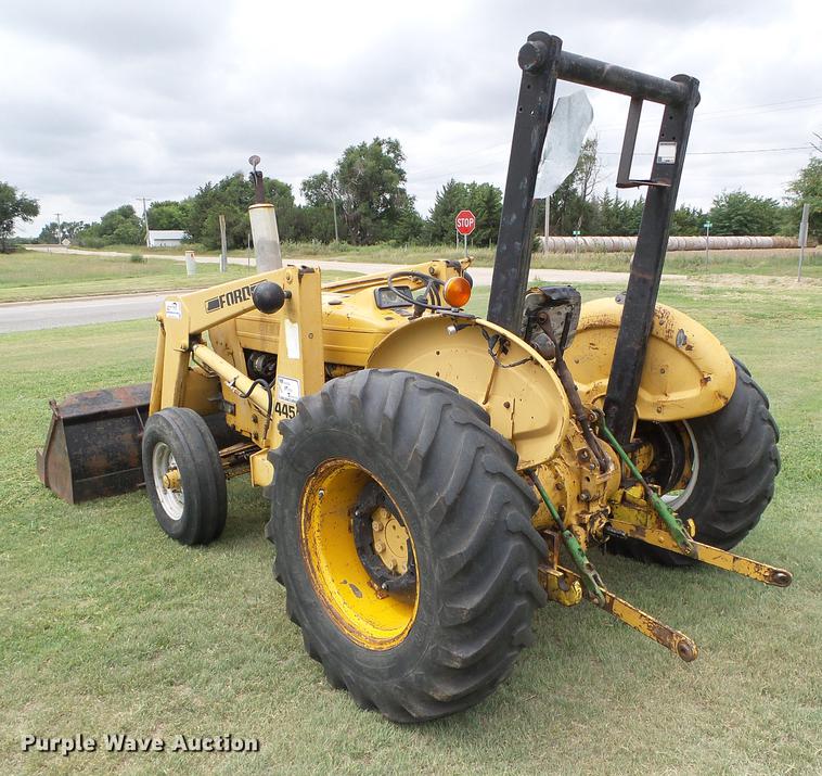 image for item DD5824 Ford 445A tractor