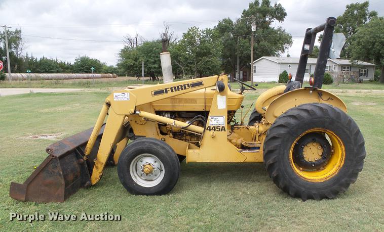 image for item DD5824 Ford 445A tractor