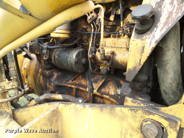image for item DD5824 Ford 445A tractor