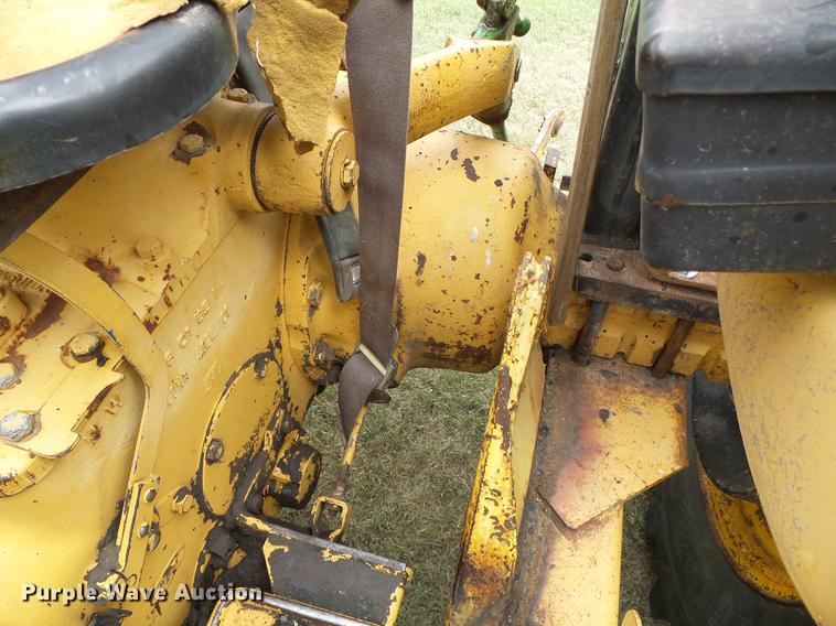 image for item DD5824 Ford 445A tractor