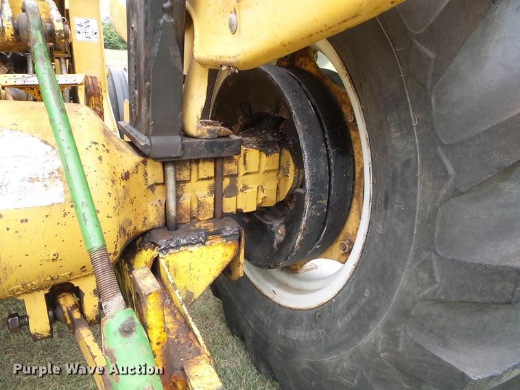 image for item DD5824 Ford 445A tractor