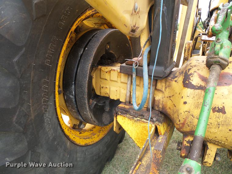 image for item DD5824 Ford 445A tractor