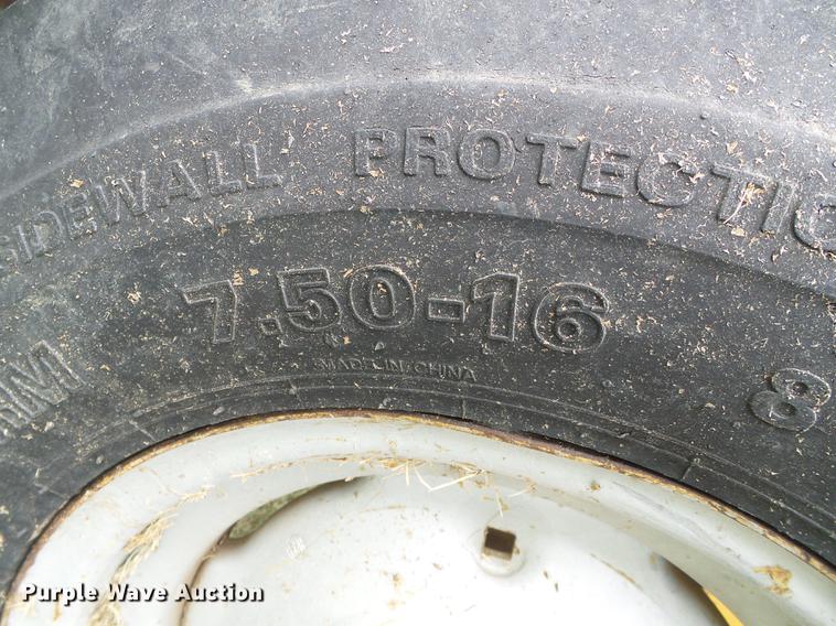 image for item DD5824 Ford 445A tractor