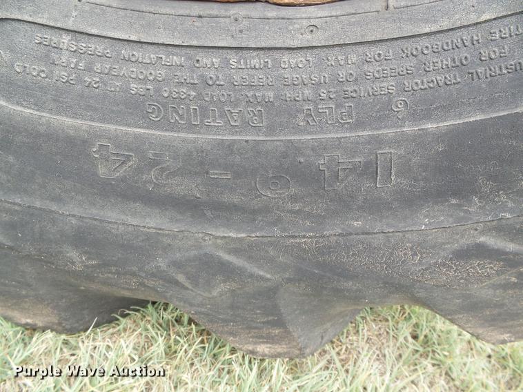 image for item DD5824 Ford 445A tractor