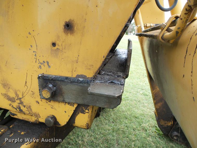 image for item DD5824 Ford 445A tractor