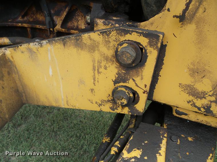 image for item DD5824 Ford 445A tractor