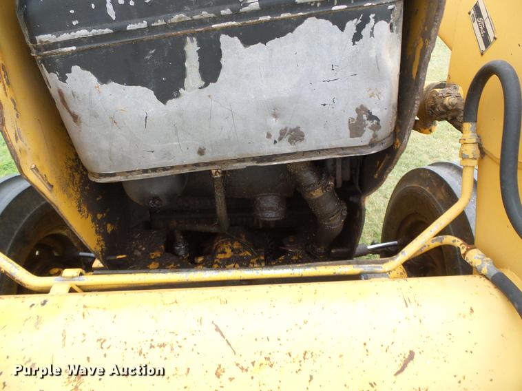 image for item DD5824 Ford 445A tractor