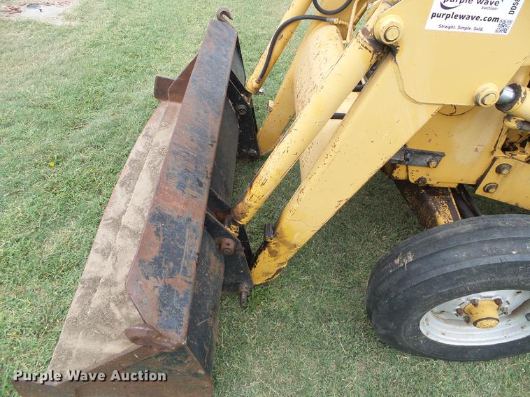image for item DD5824 Ford 445A tractor