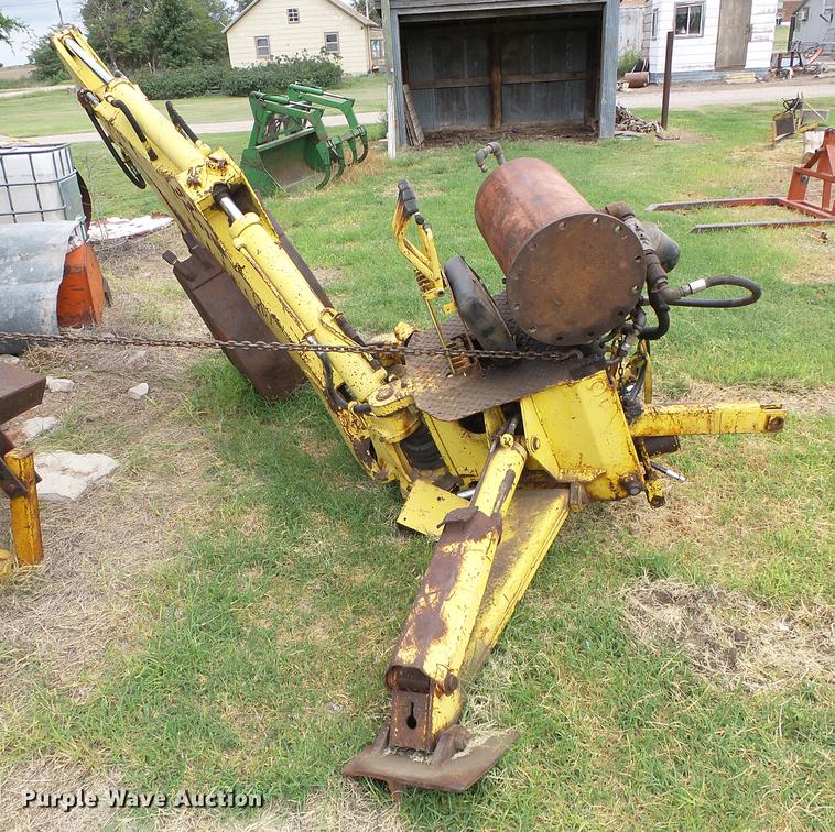 image for item DD5824 Ford 445A tractor