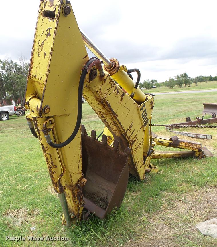 image for item DD5824 Ford 445A tractor