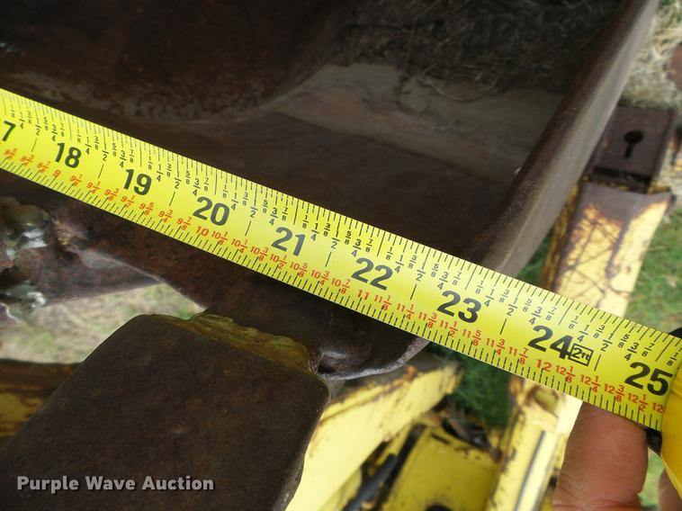 image for item DD5824 Ford 445A tractor