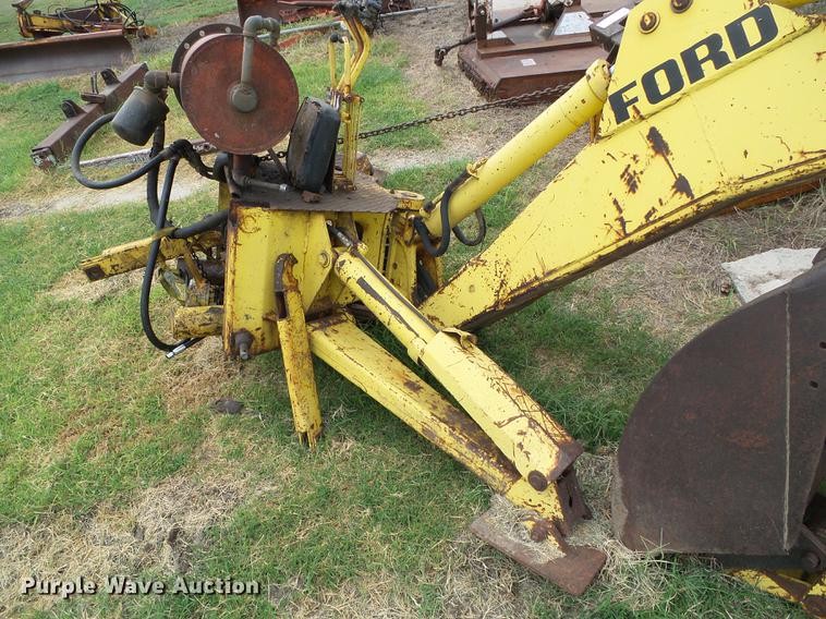 image for item DD5824 Ford 445A tractor