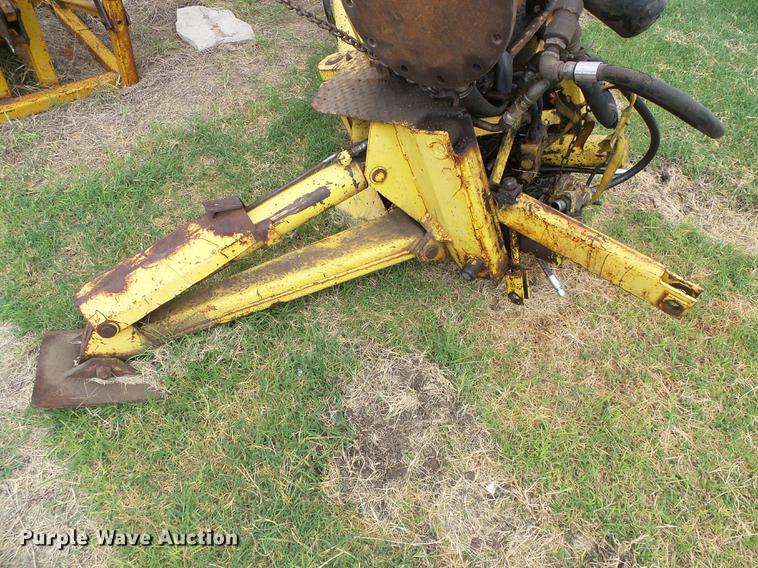 image for item DD5824 Ford 445A tractor