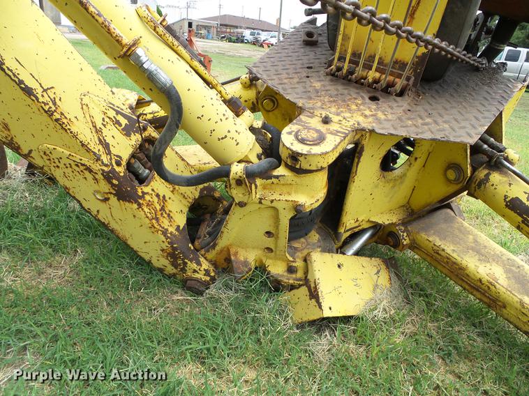 image for item DD5824 Ford 445A tractor