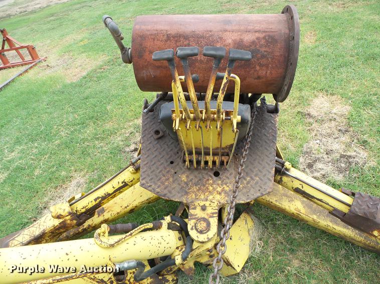 image for item DD5824 Ford 445A tractor