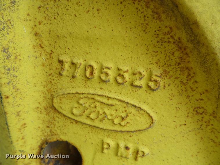 image for item DD5824 Ford 445A tractor