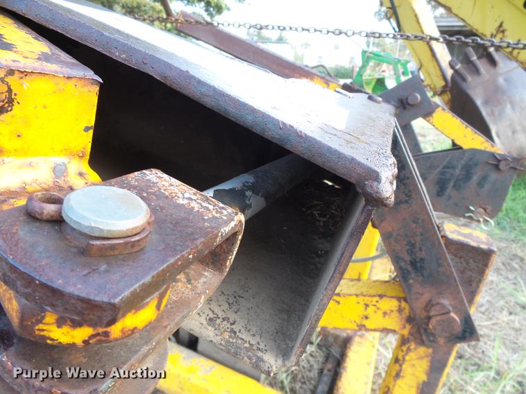 image for item DD5825 Bale unroller