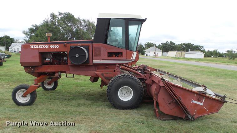 image for item DD5827 1981 Hesston 6650 windrower