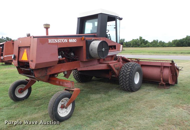image for item DD5827 1981 Hesston 6650 windrower